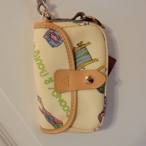 New with Tags Dooney & Bourke Beachy Summer Print Ivory Flap Wristlet